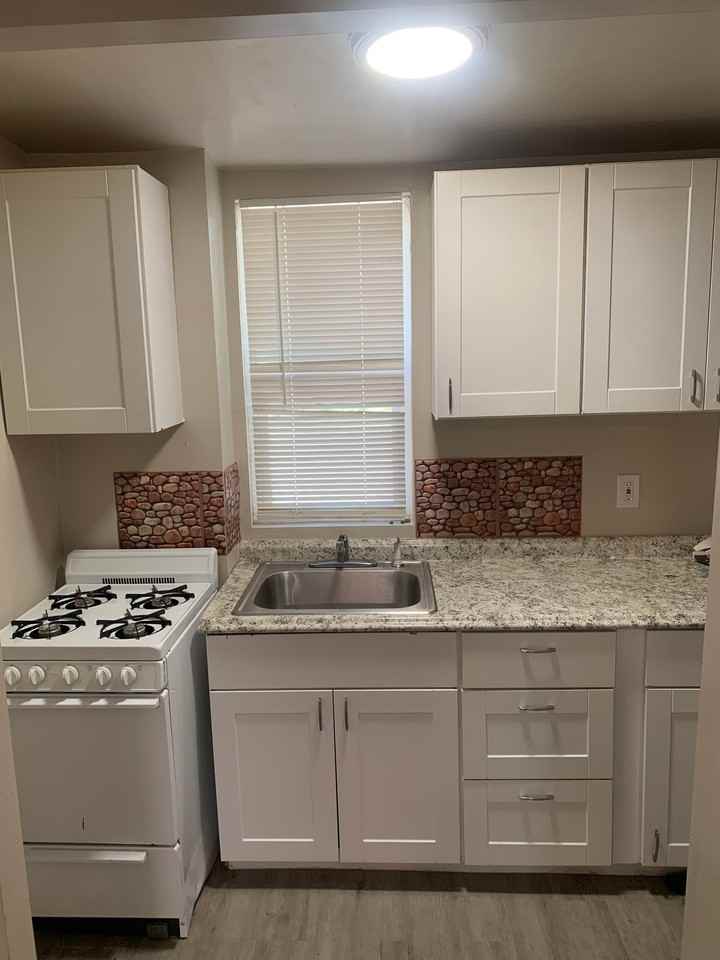 614 E St #3 - Photo 5 of 7