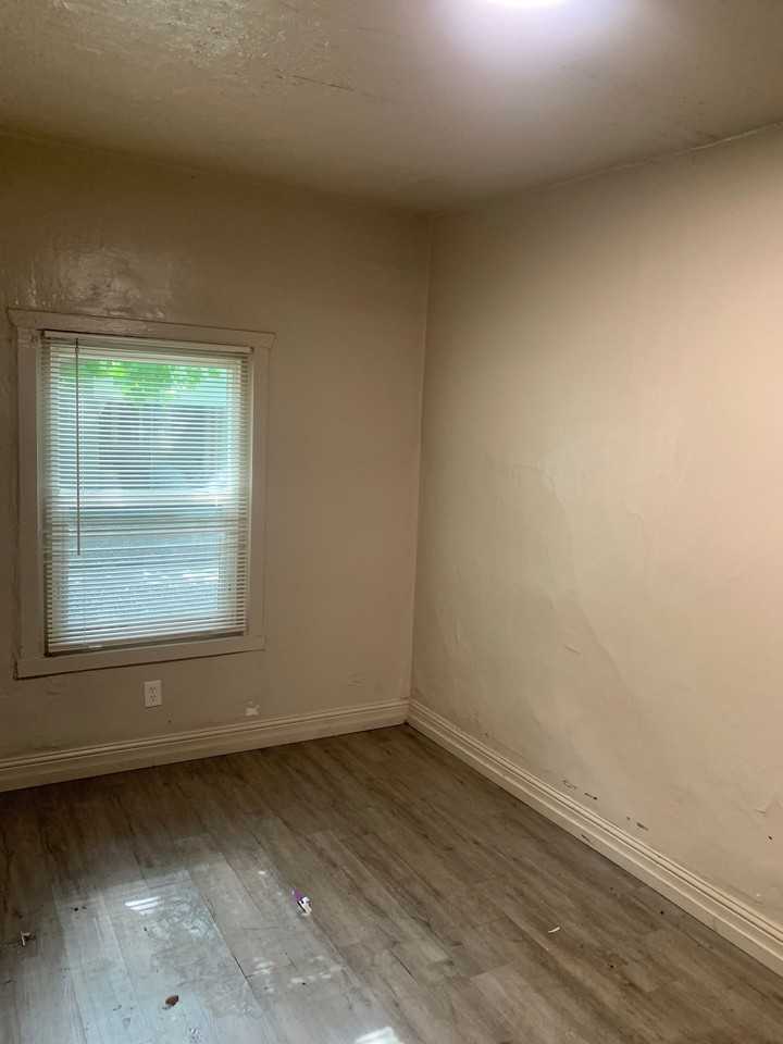 614 E St #3 - Photo 6 of 7