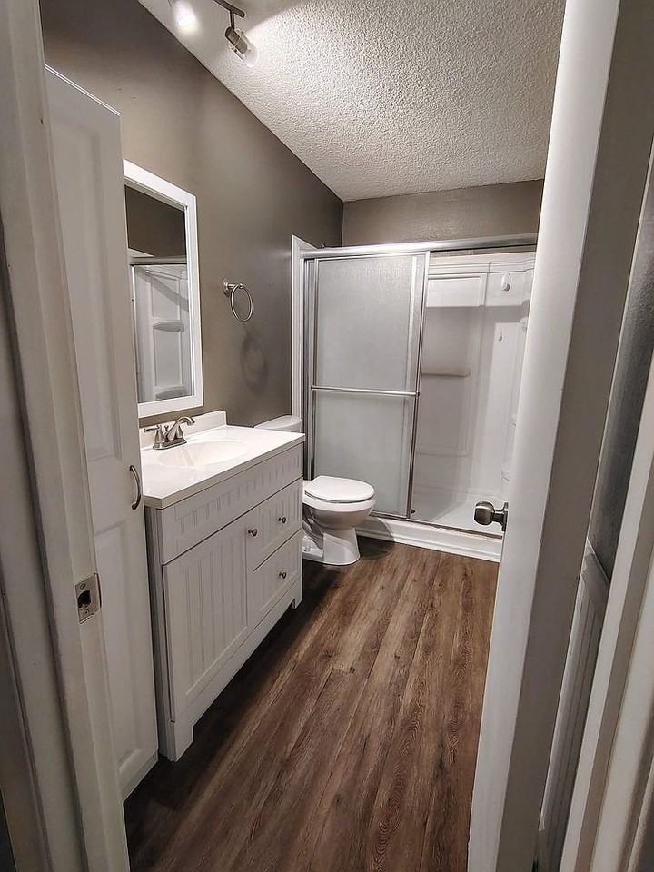 1208 Scott Dr - Photo 4 of 6
