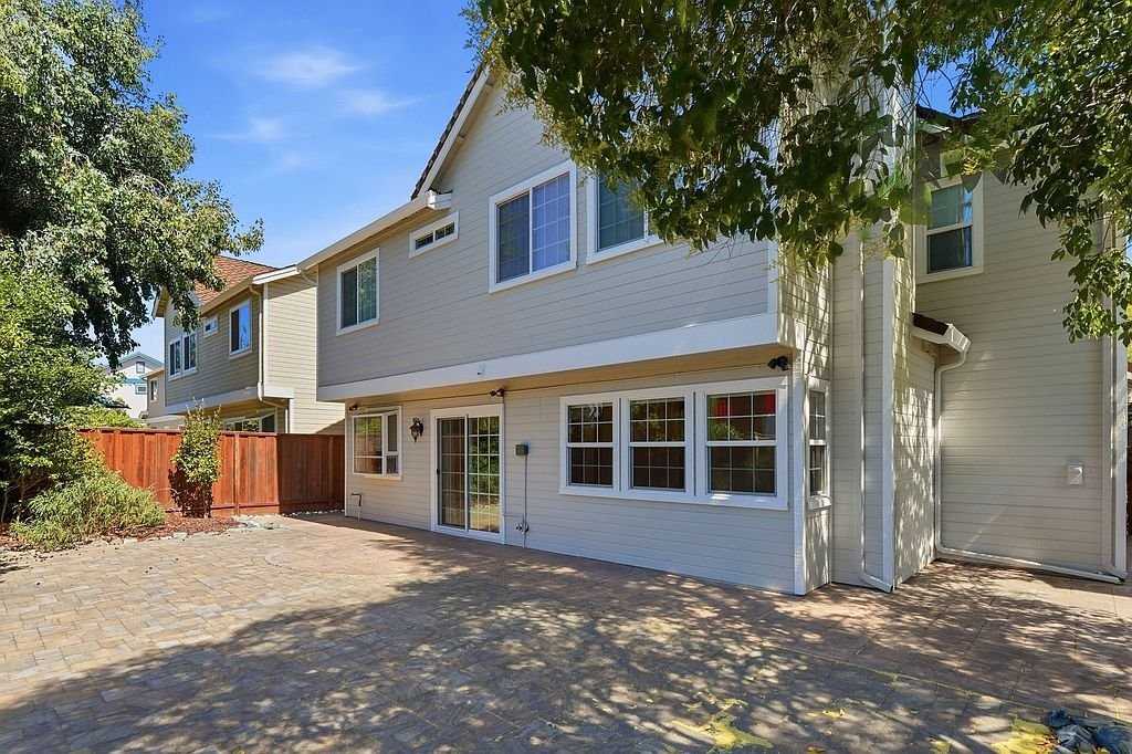 1517 David Ln - Photo 2 of 19