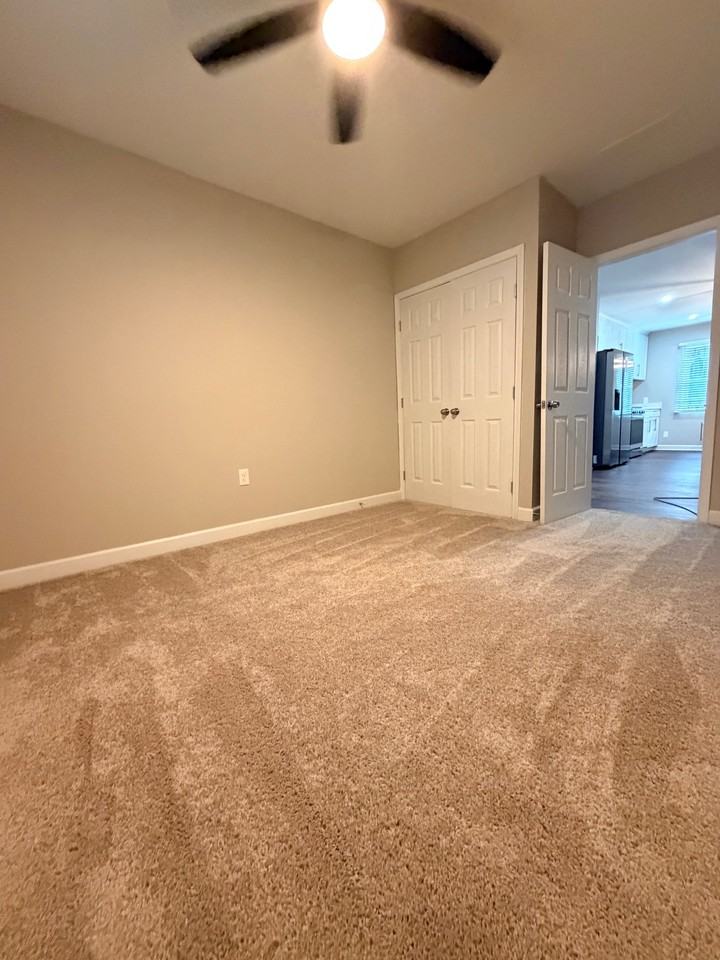 1104 Oak Knoll Ter Se - Photo 4 of 7