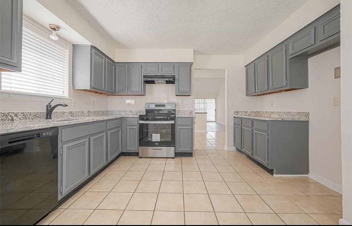12423 Tambourine Dr - Photo 6 of 16