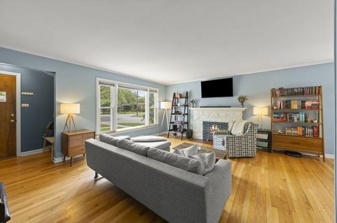 18466 Gottschalk Ave - Photo 4 of 12