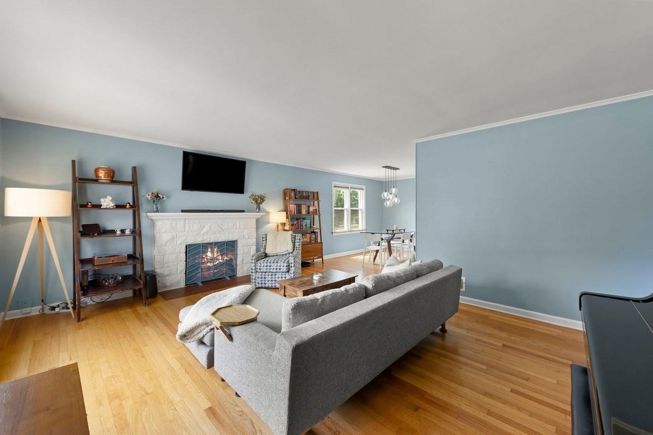 18466 Gottschalk Ave - Photo 5 of 12