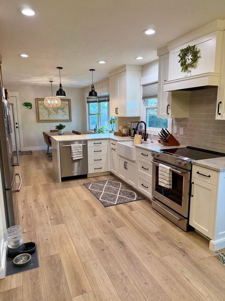 688 Crestview Dr - Photo 3 of 19