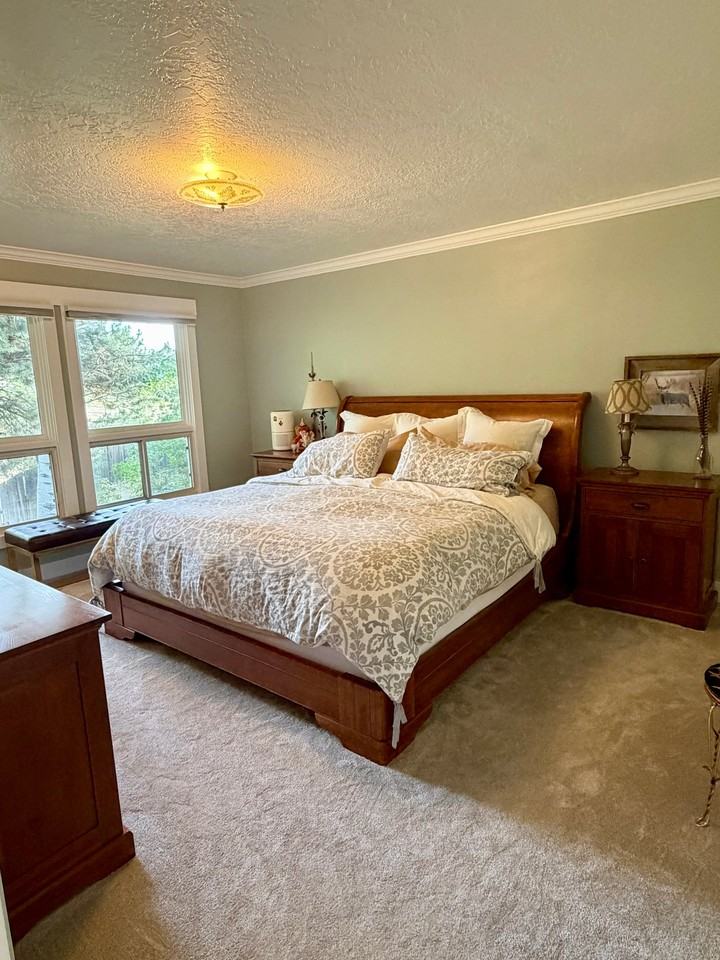 688 Crestview Dr - Photo 7 of 19