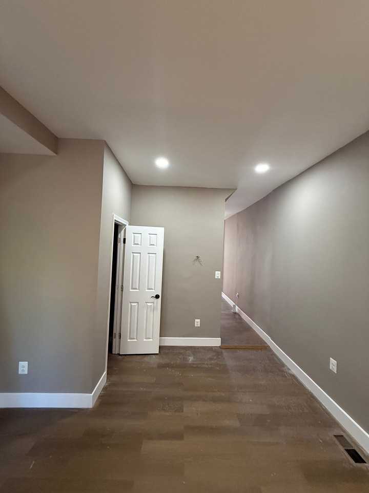 748 Dolphin St - Photo 4 of 17