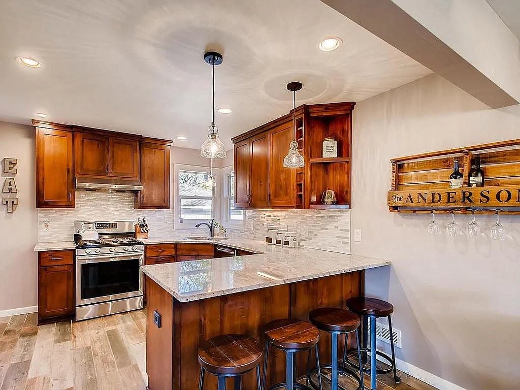 2600 Aquila Ave S - Photo 2 of 10