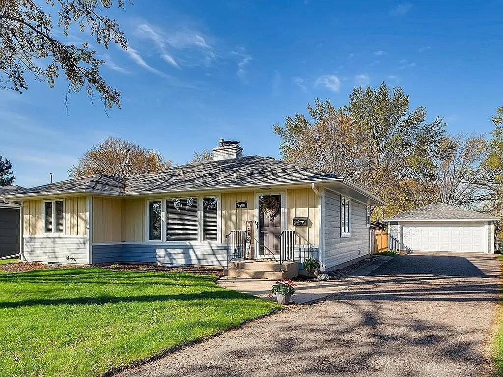 2600 Aquila Ave S - Photo 3 of 10