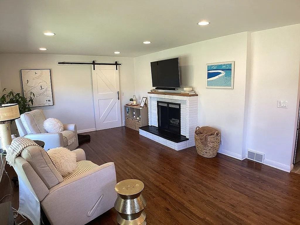 2600 Aquila Ave S - Photo 5 of 10