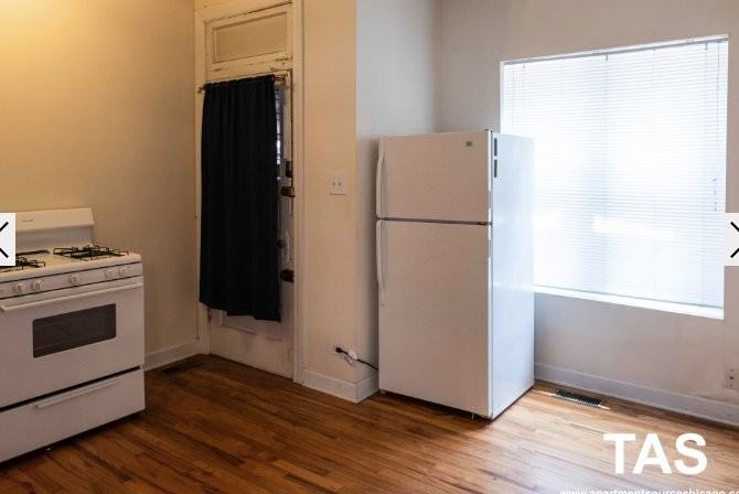 3525 N Broadway St #3 - Photo 5 of 8