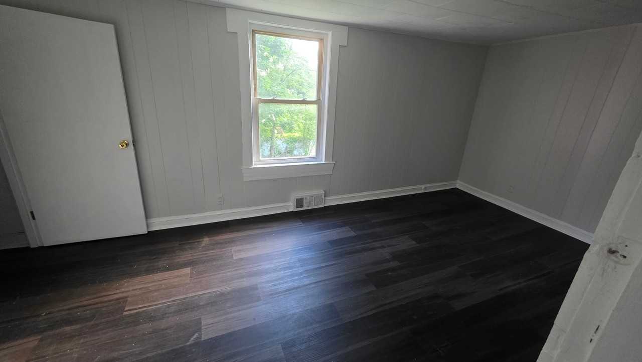 333 Webster St - Photo 3 of 17