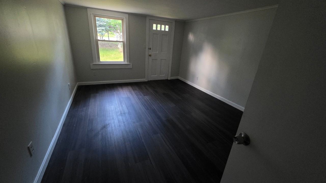333 Webster St - Photo 4 of 17