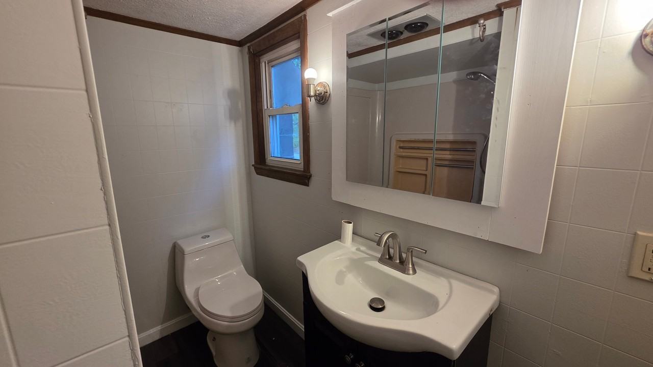 333 Webster St - Photo 6 of 17