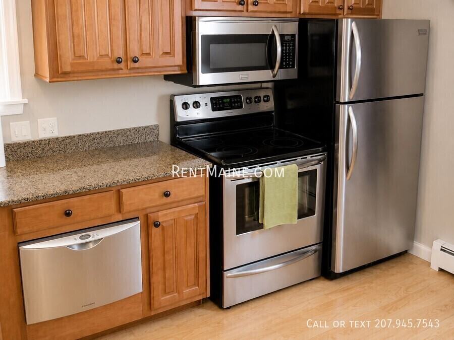 205 Silk St - Photo 4 of 26