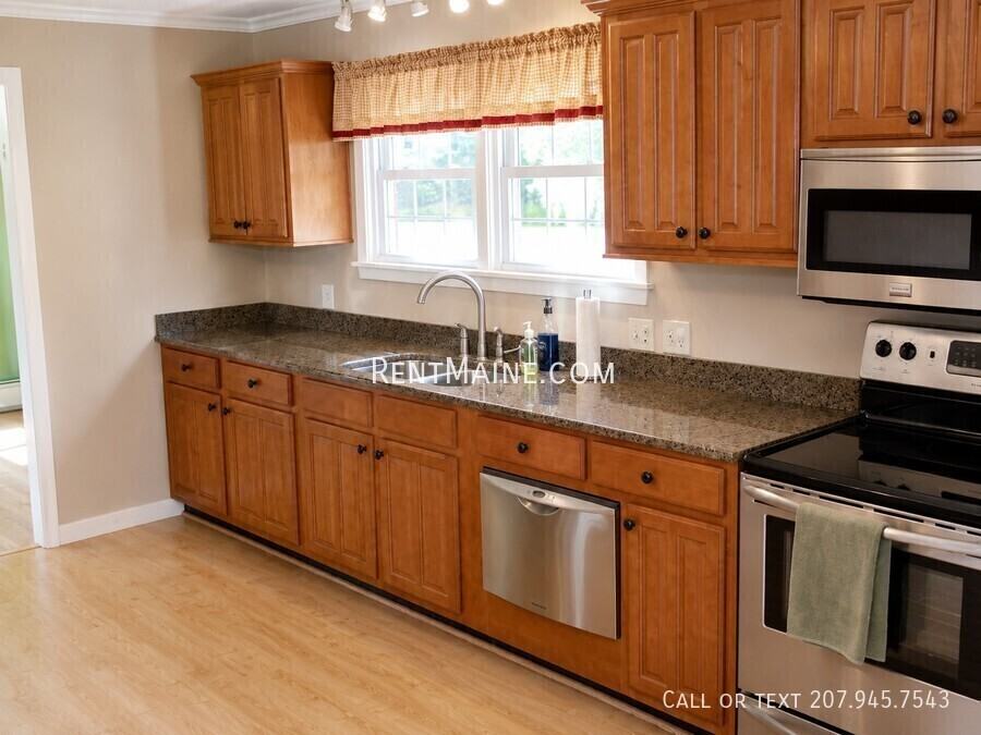 205 Silk St - Photo 5 of 26