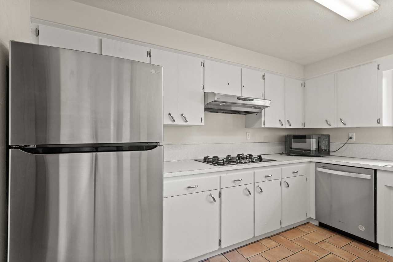 2041 Hybiscus St - Photo 5 of 19