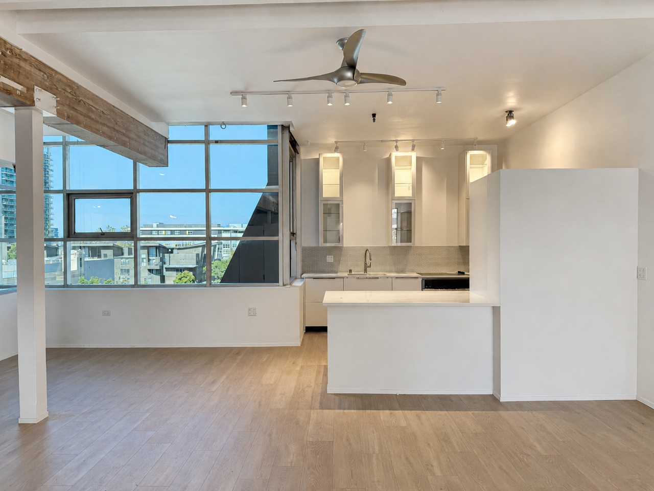 434 W Cedar St #4 - Photo 5 of 21
