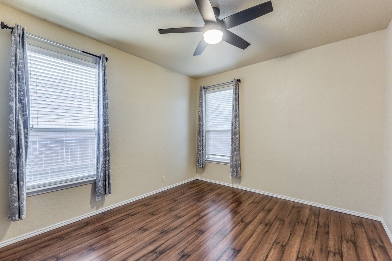 5723 White Oak Cv #NA - Photo 4 of 25