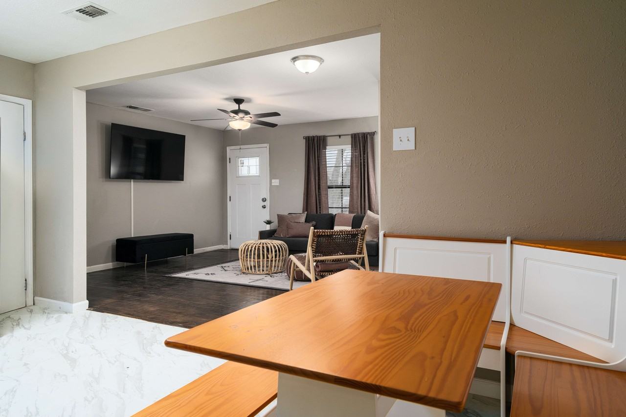 305 Laurelwood Dr #NA - Photo 6 of 18
