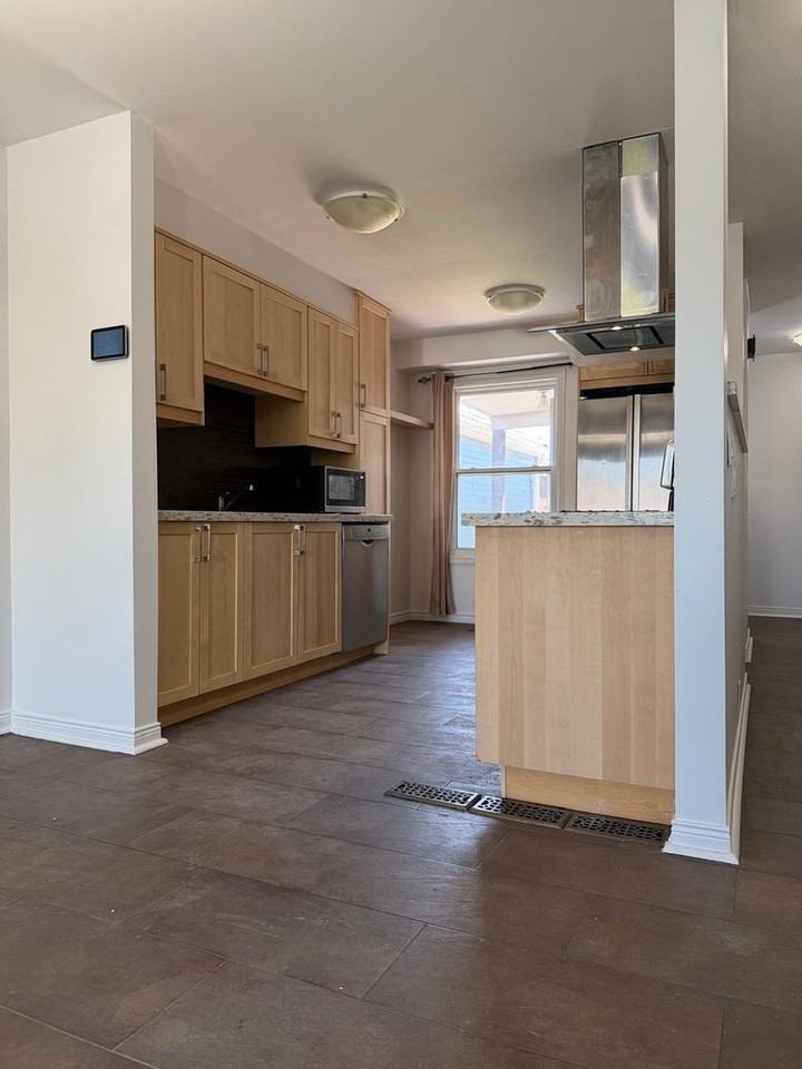 38 Wayford Cres - Photo 5 of 18