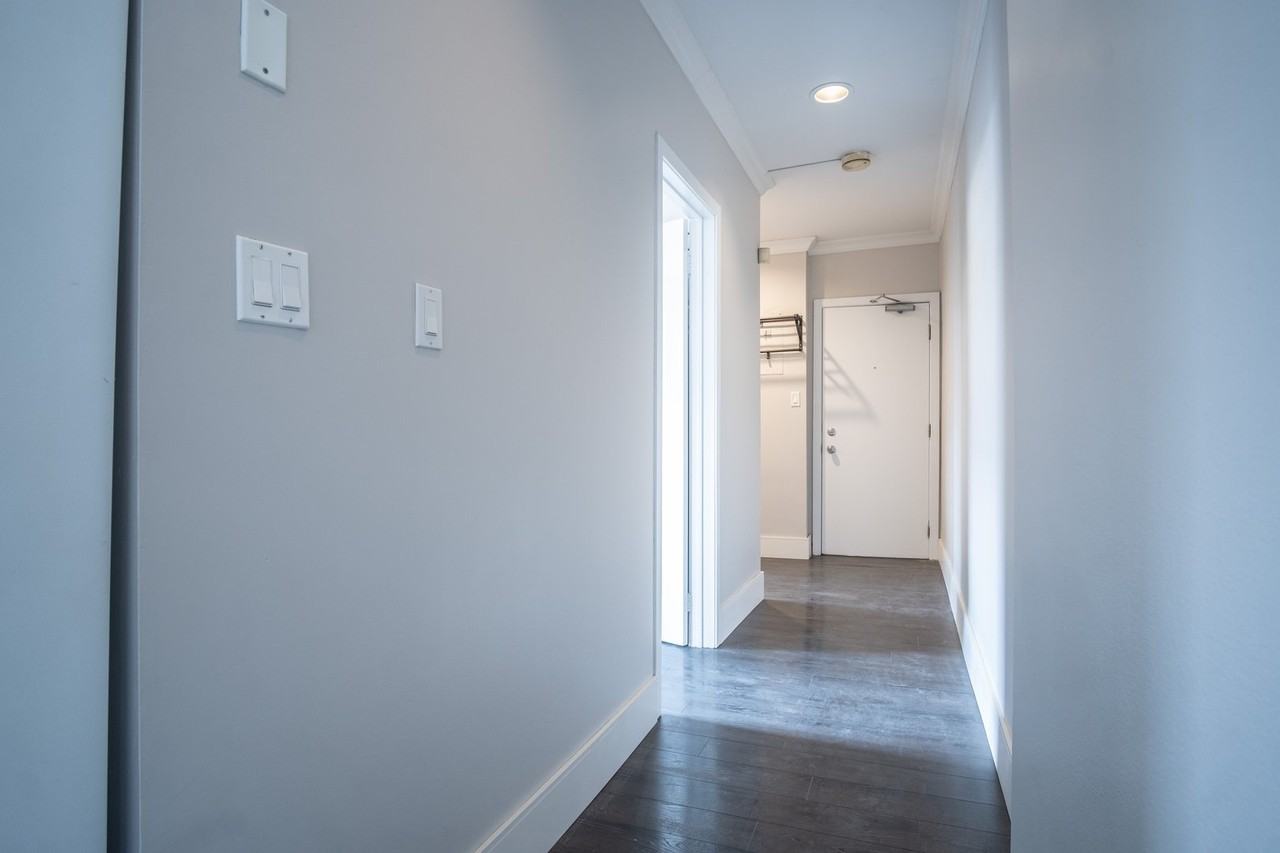 636 Danforth Ave - Photo 7 of 7