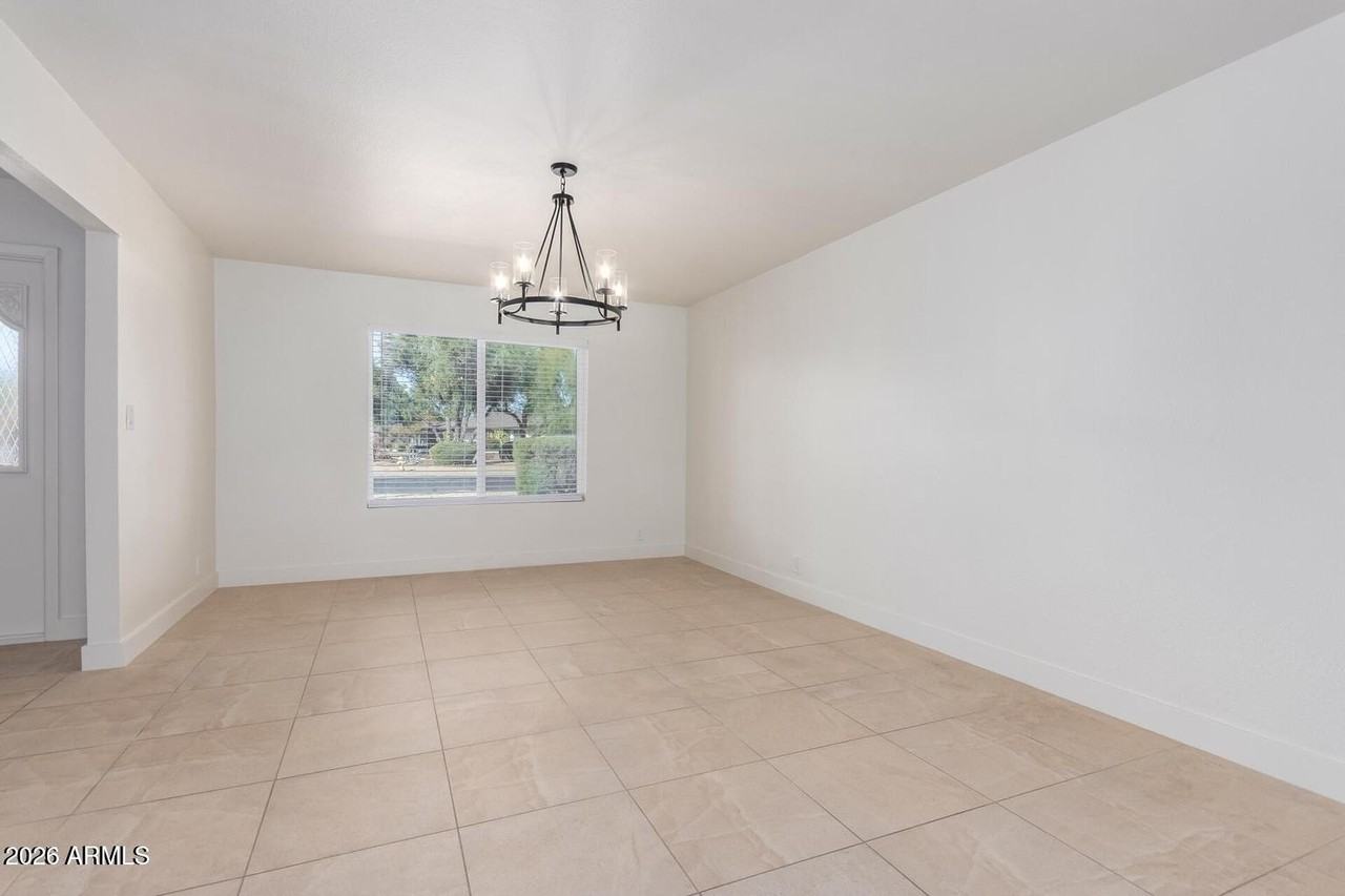 13627 N 57th Pl - Photo 7 of 31