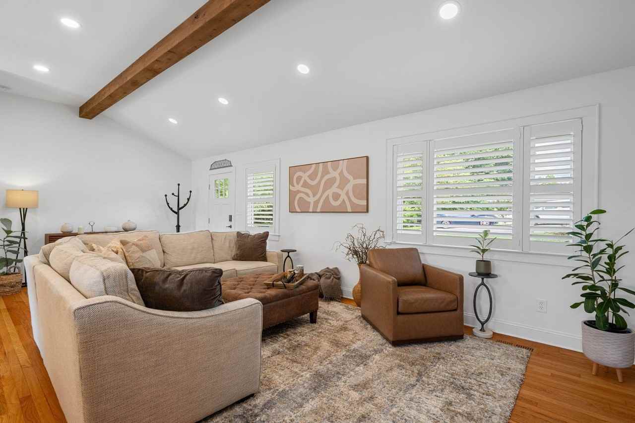 3594 Knollwood Hill Dr - Photo 7 of 43