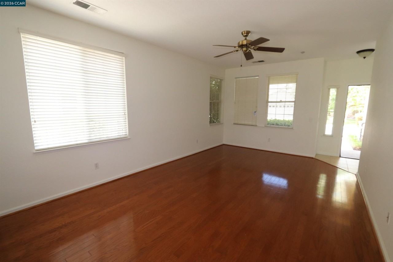 567 Quindell Way - Photo 7 of 21