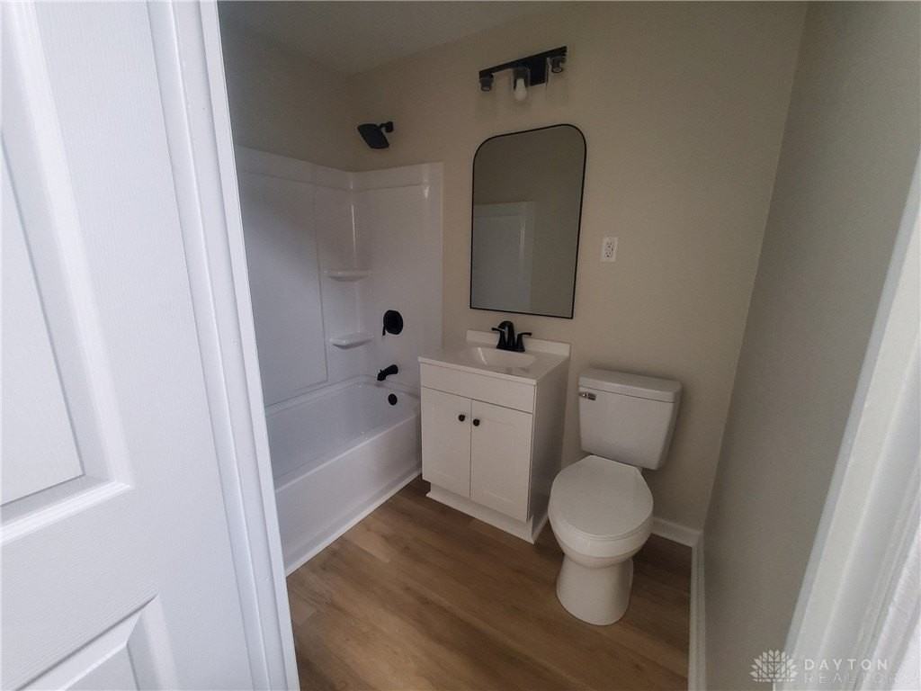 3833 Pobst Dr - Photo 4 of 9