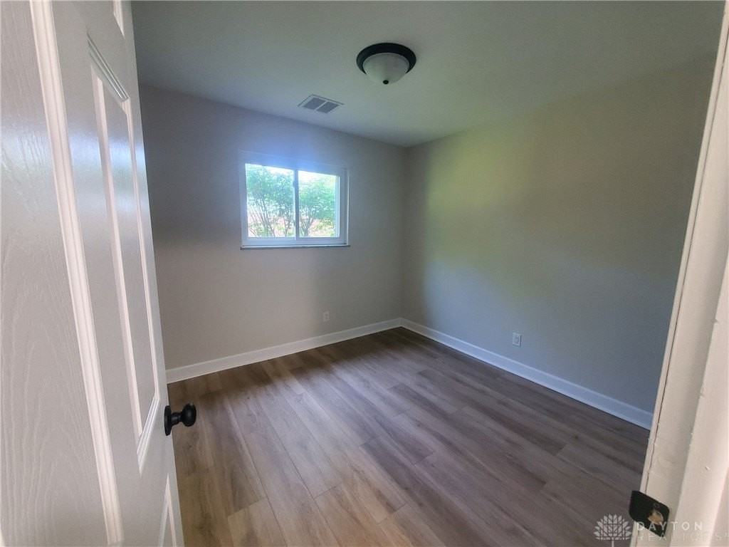 3833 Pobst Dr - Photo 5 of 9