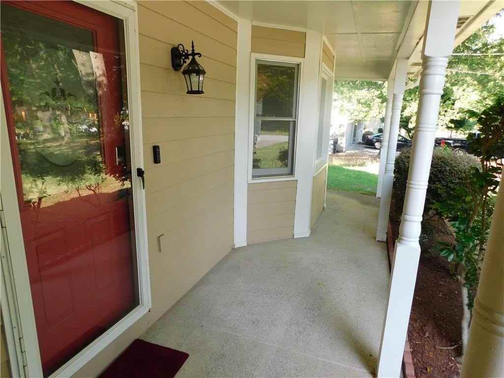 2460 Hinton Rd - Photo 2 of 18