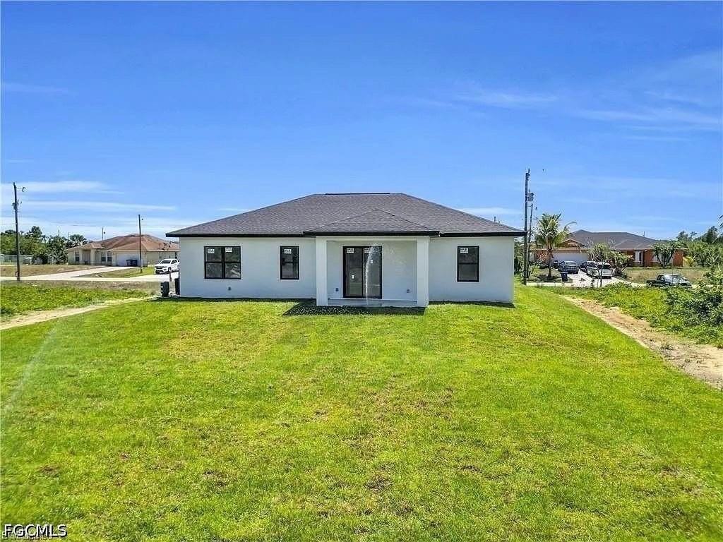 467 Paddock St - Photo 2 of 8