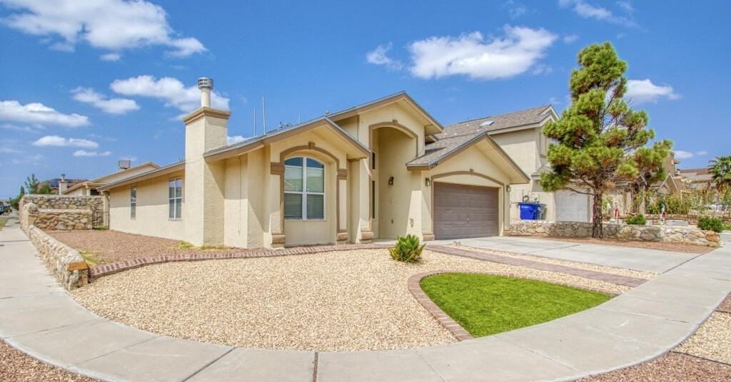 12561 Paseo Alegre Dr - Photo 3 of 34