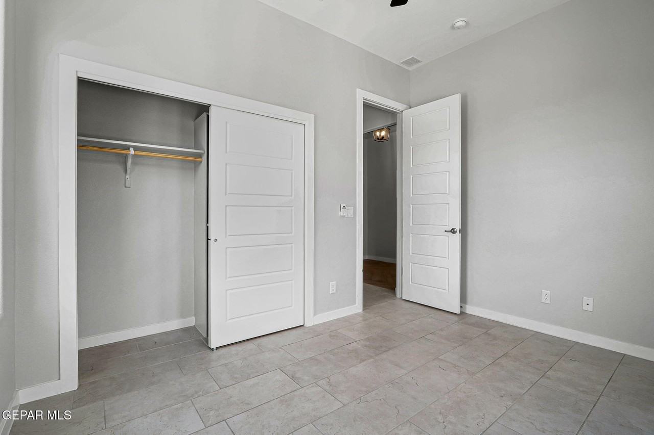 329 Hector Porras Dr - Photo 6 of 33