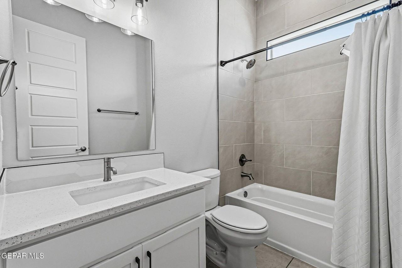 329 Hector Porras Dr - Photo 7 of 33