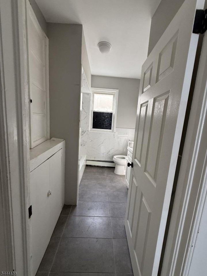 222 Haledon Ave - Photo 5 of 11