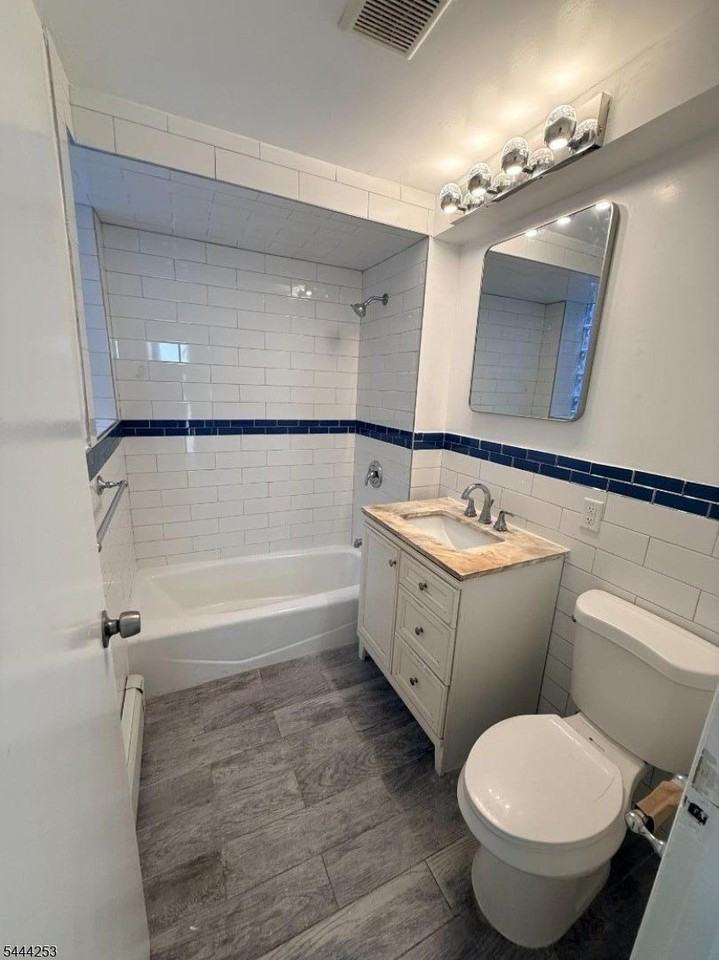 1703 Springfield Ave - Photo 3 of 3