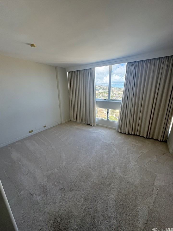 1212 Punahou St #3303 - Photo 5 of 12