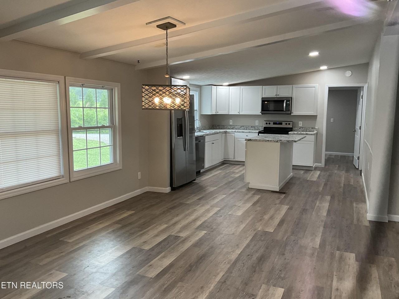 8047 Coppock Rd - Photo 5 of 18