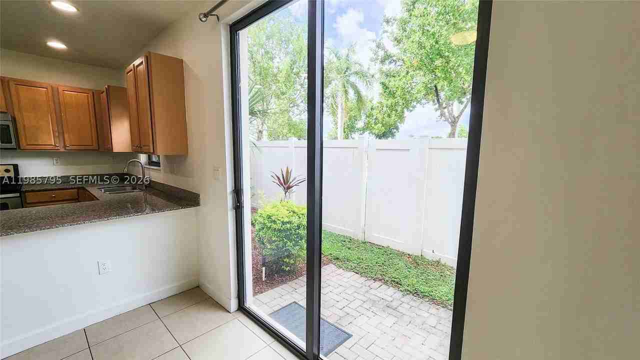 470 Ne 194th Ter #470 - Photo 7 of 27