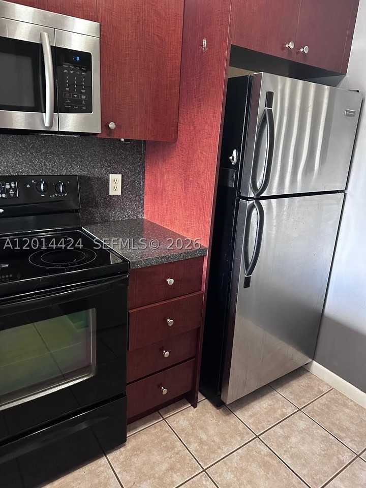 979 Coral Club Dr #979 - Photo 6 of 17