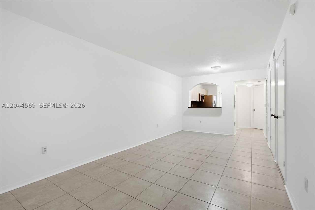 1251 Se 29th St #102-26 - Photo 2 of 12