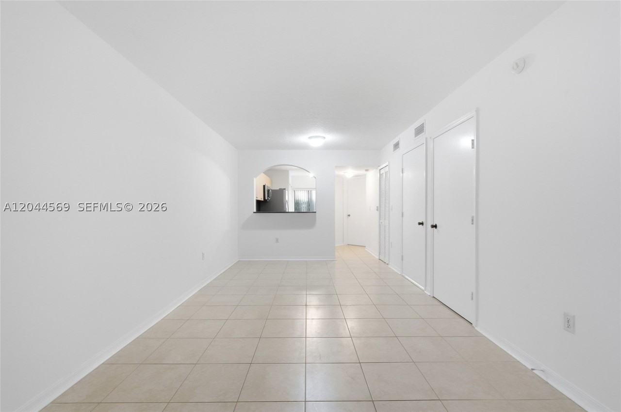 1251 Se 29th St #102-26 - Photo 3 of 12