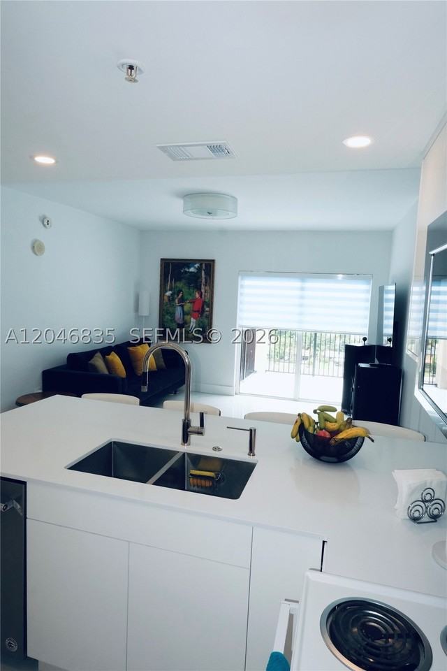 3410 Coral Way #PH05 - Photo 4 of 28