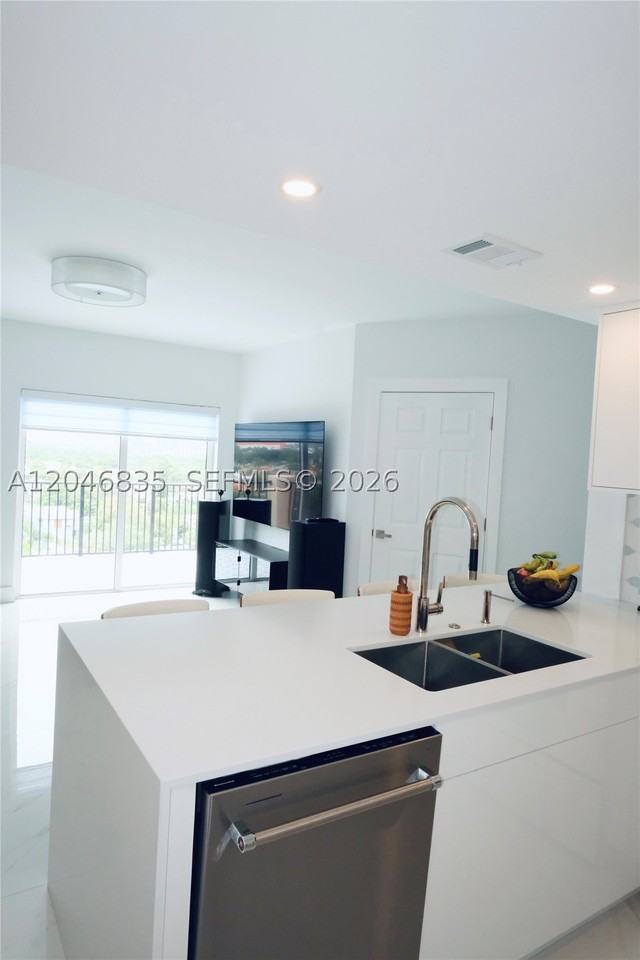 3410 Coral Way #PH05 - Photo 6 of 28