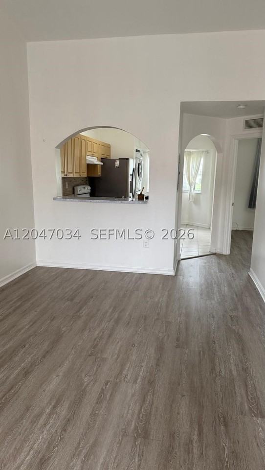 1271 Se 27th St #203 - Photo 4 of 12