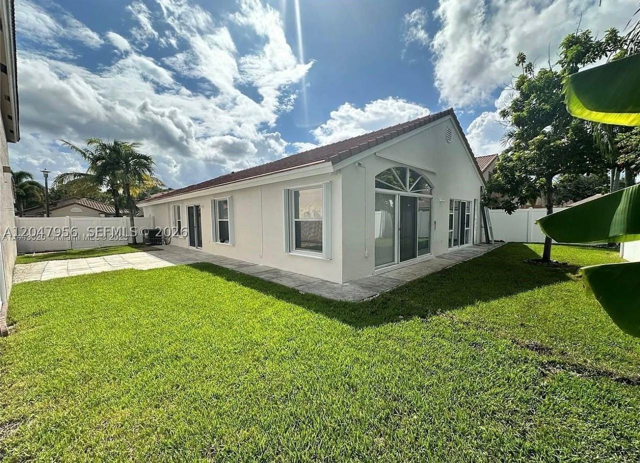 18171 Nw 18th St - Photo 4 of 14