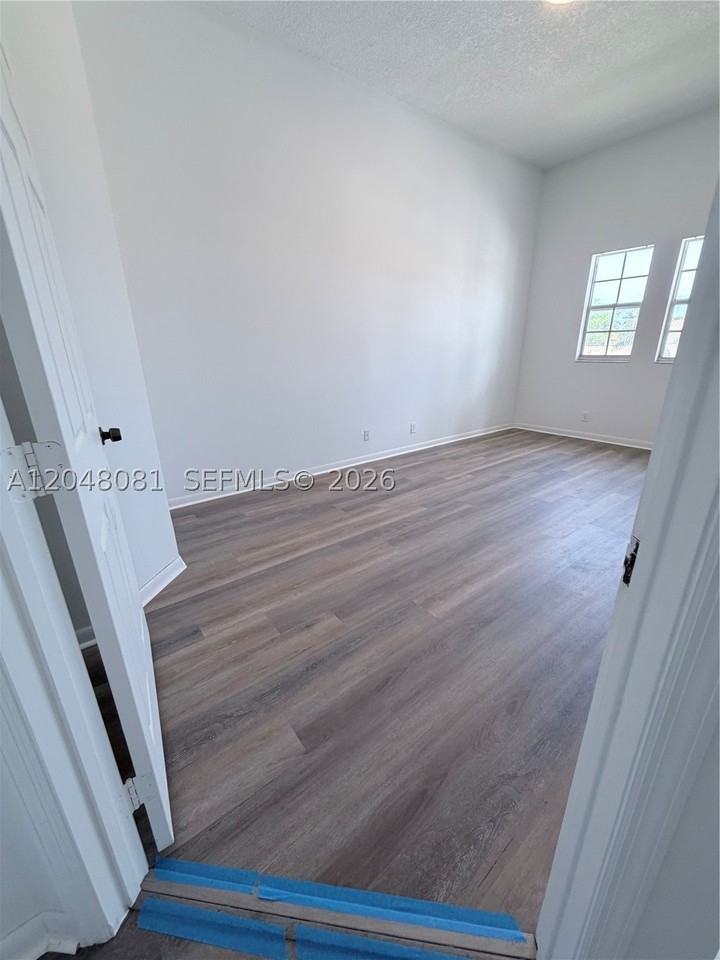 1657 Tyler St #207 - Photo 4 of 9