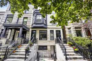 featured image of 2522 N Burling St #2